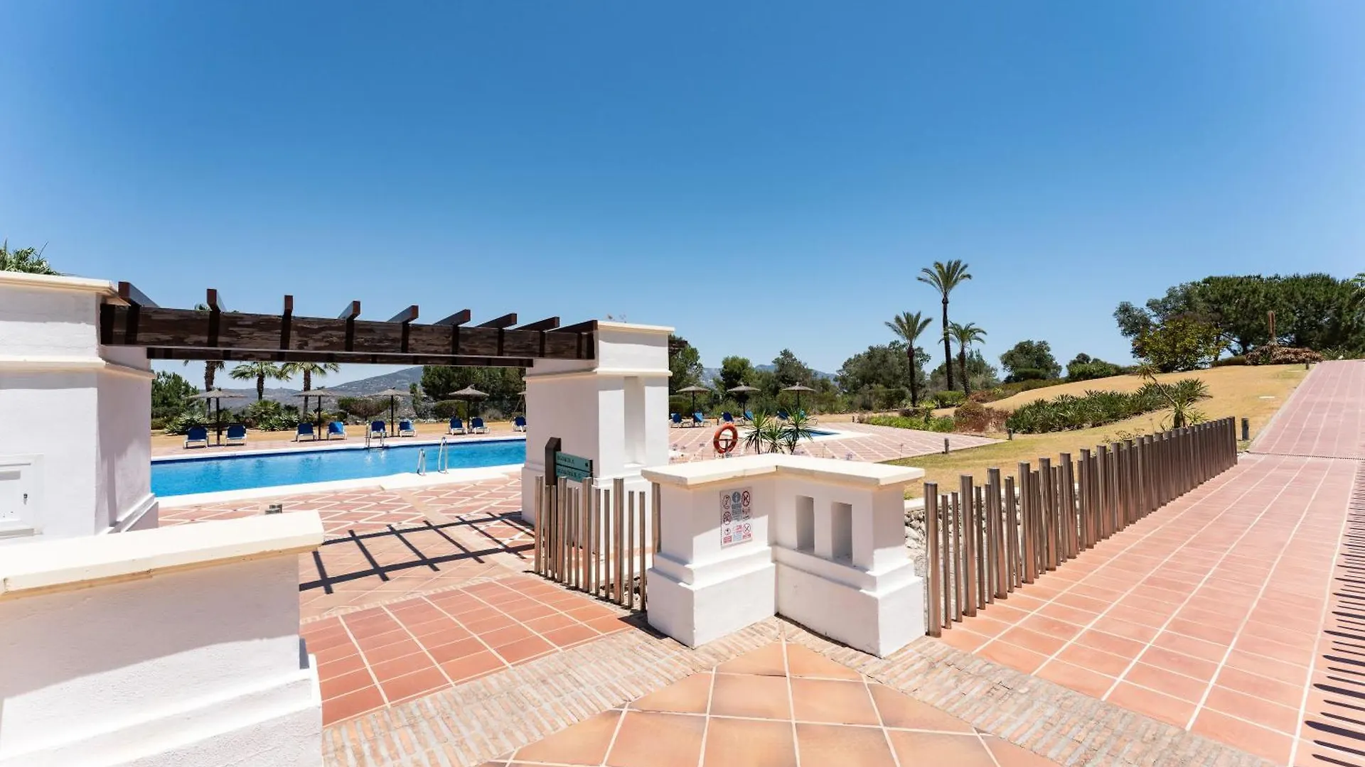 Real Alta Vista Golf Apartment Malaga