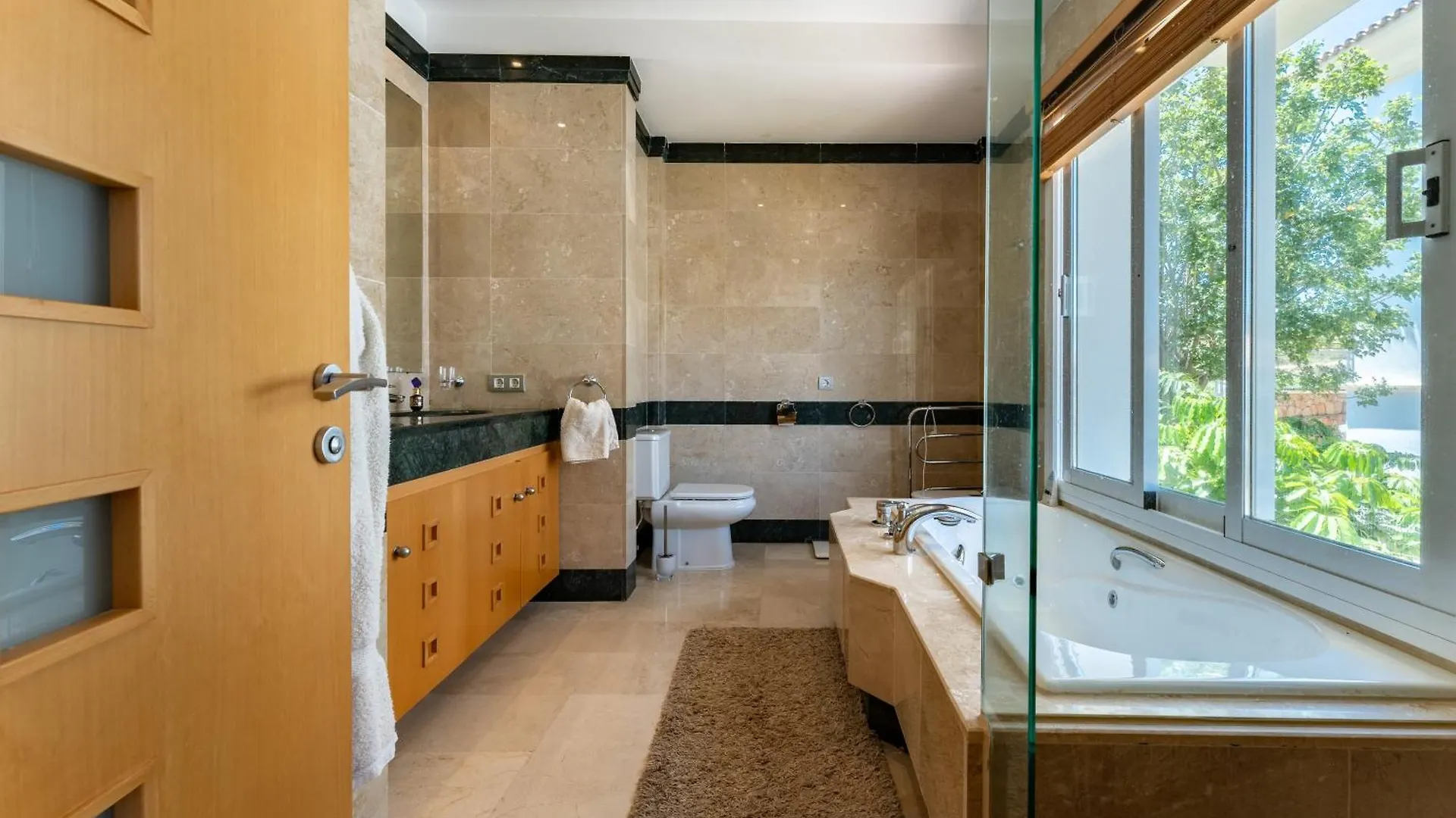 Real Alta Vista Golf Apartment Malaga